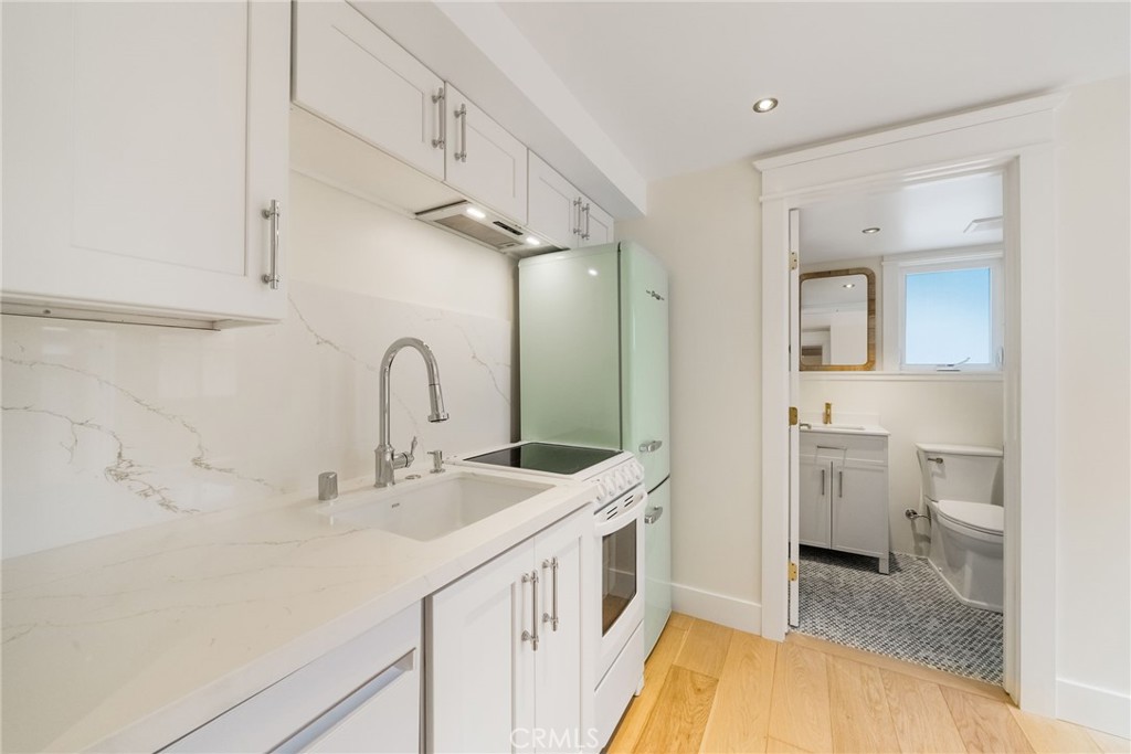 31729 Fairview Road, Unit LEFT Laguna Beach, CA 92651 - Photo 8 of 23