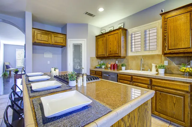 $629,900 | 2657 Lincoln Avenue, Clovis, CA 93611