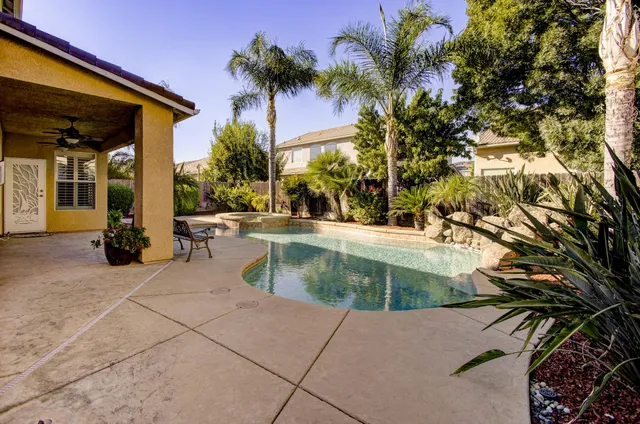 $629,900 | 2657 Lincoln Avenue, Clovis, CA 93611