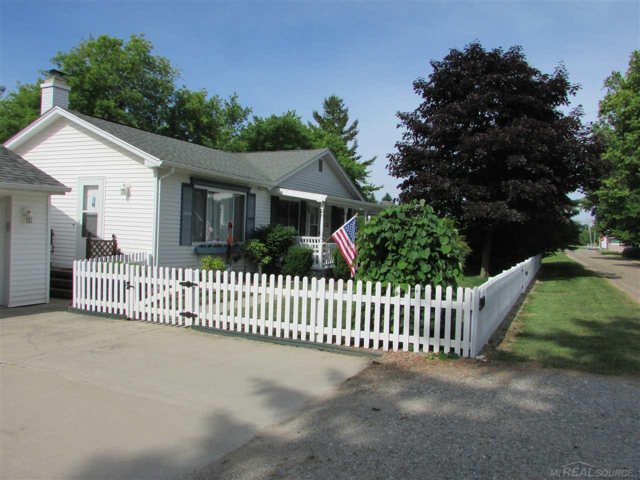 7282 Zenith Road Lexington, MI 48450 - Photo 8 of 32