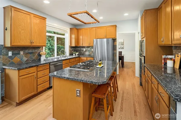 $1,250,000 | 16040 Southeast 127th Place, Renton, WA 98059