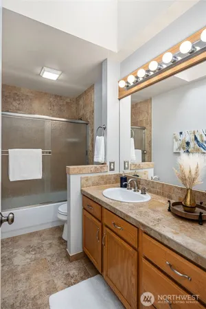 $1,250,000 | 16040 Southeast 127th Place, Renton, WA 98059