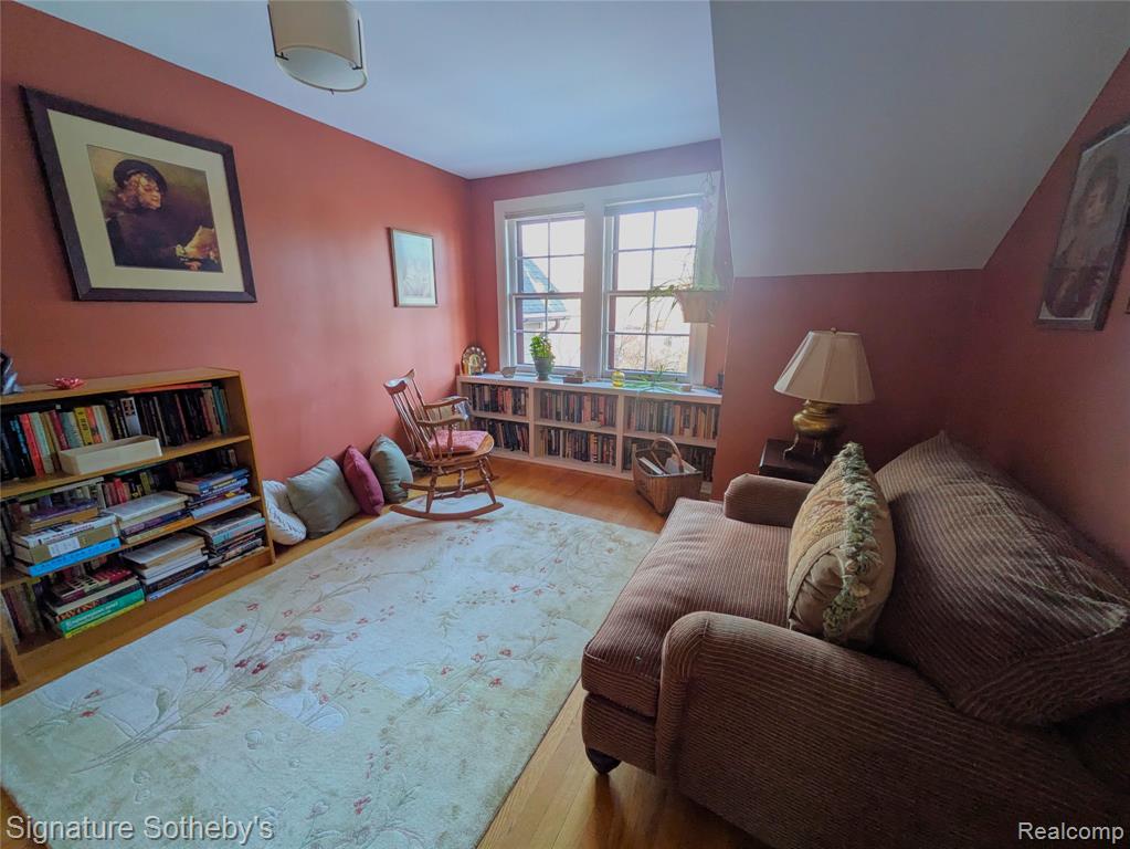 19470 Beverly Road Beverly Hills, MI 48025 - Photo 11 of 31