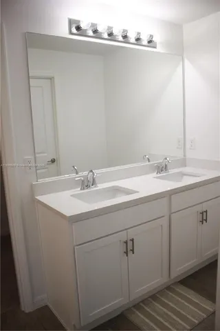 a close view of sink and tap