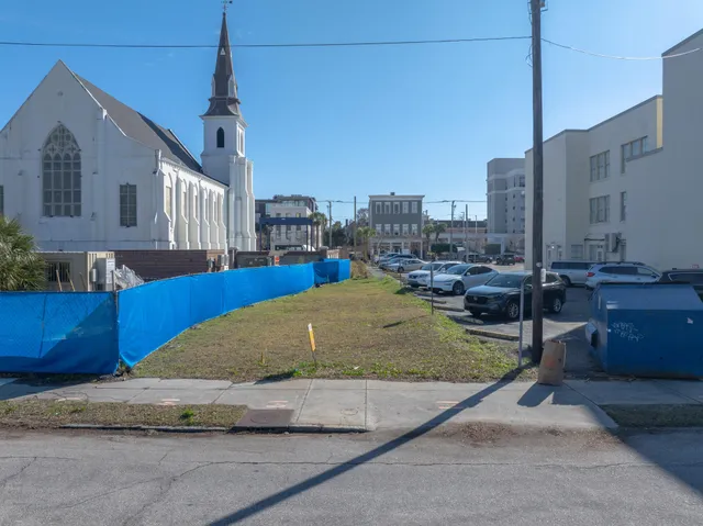 $650,000 | 29 Henrietta Street, Charleston, SC 29401