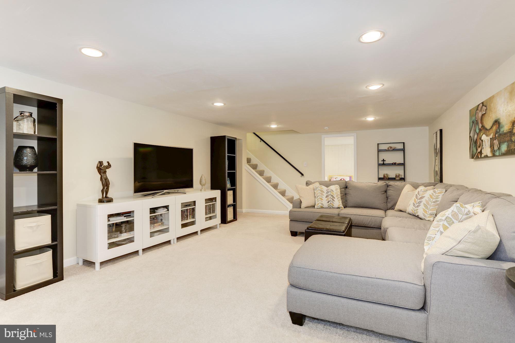 5404 Lightning View Road Columbia, MD 21045 - Photo 23 of 30 Family Room with recessed lighting