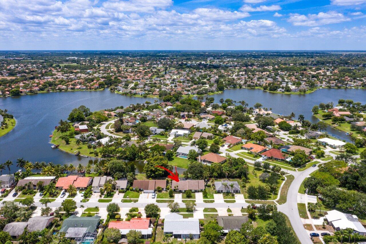 1369 Riverside Circle Wellington, FL 33414 - Photo 36 of 47 037-1369RiversideCircle-Wellington-FL-33