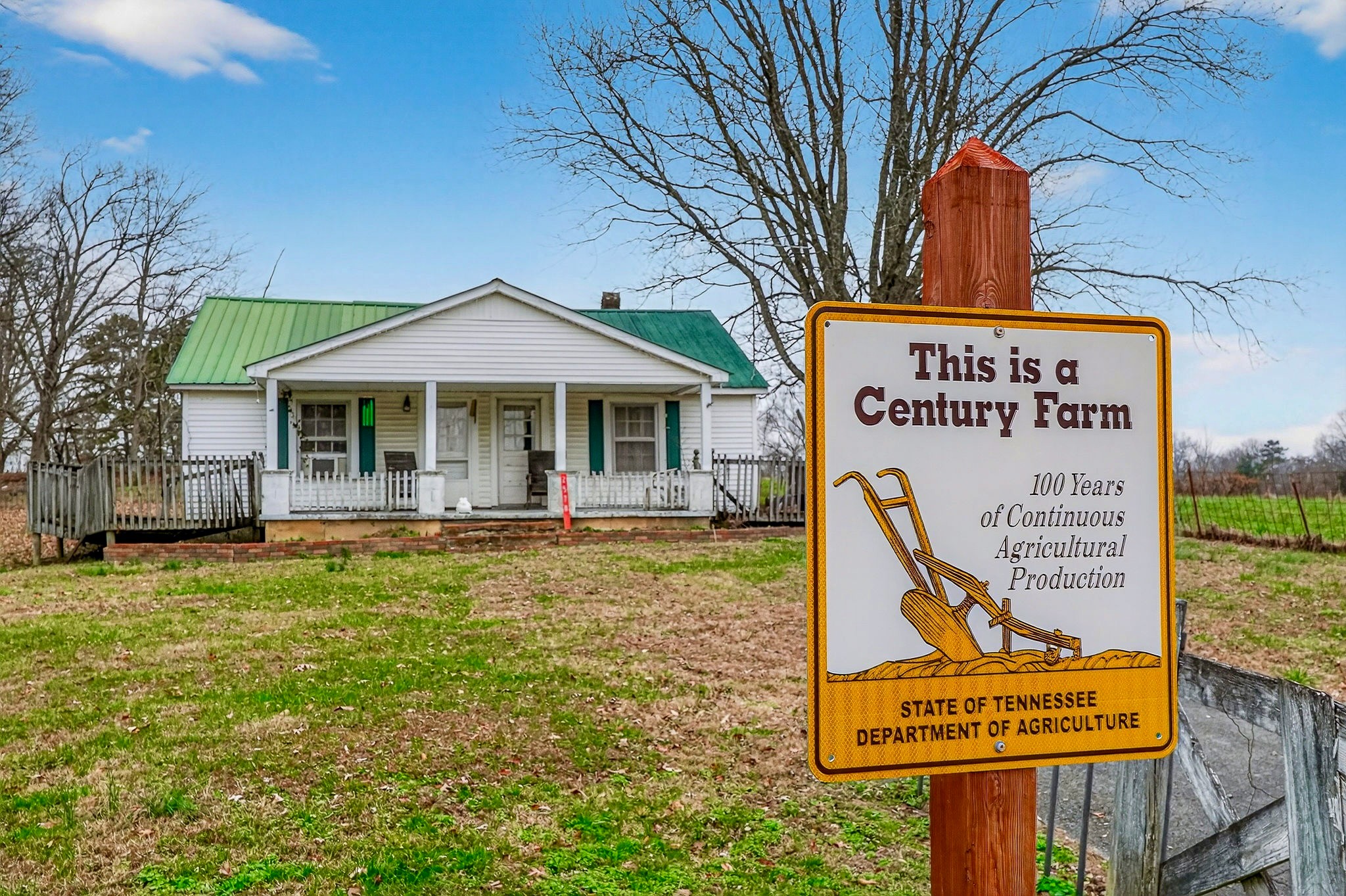2578 Pea Ridge Road Liberty, TN 37095 - Photo 3 of 48 a sign that is on the side of a building