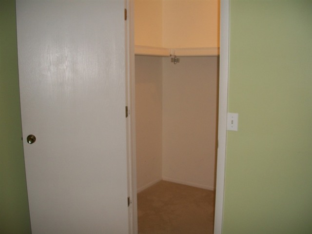 2449 Samoset Road Royal Oak, MI 48073 - Photo 12 of 30 31013990-11.JPG