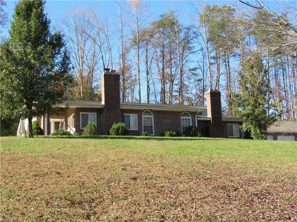 286 Pat Irwin Road Pilot Mountain, NC 27041 - Photo 2 of 29 Gallery Image 2