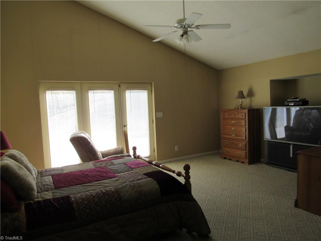 286 Pat Irwin Road Pilot Mountain, NC 27041 - Photo 17 of 29 Gallery Image 17