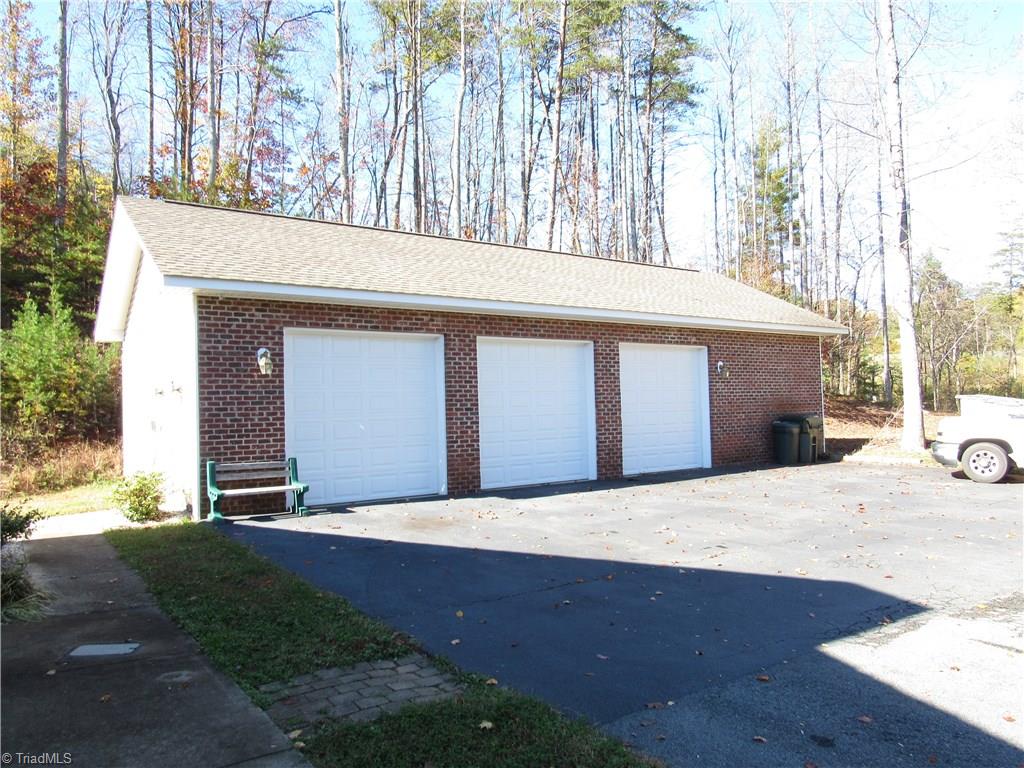 286 Pat Irwin Road Pilot Mountain, NC 27041 - Photo 25 of 29 Gallery Image 25