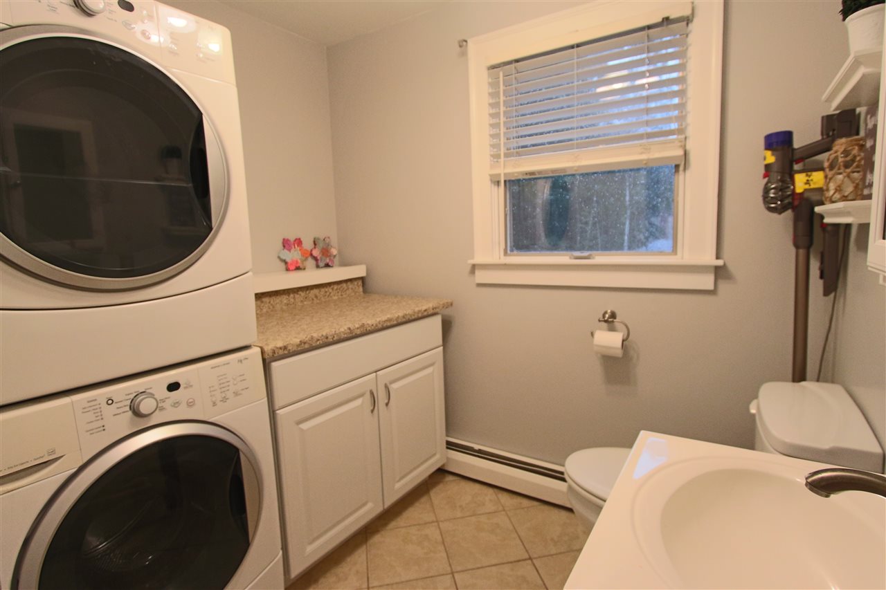 37 Nightingale Road Nashua, NH 03062 - Photo 10 of 21