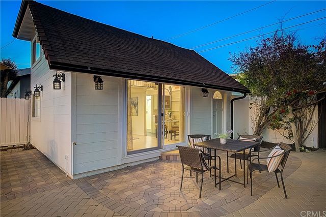 $2,994,400 | 1051 Princeton Street, Santa Monica, CA 90403