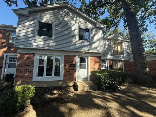$2,900 | 3023 Jamestown Court, Unit 3023, Streamwood, IL 60107