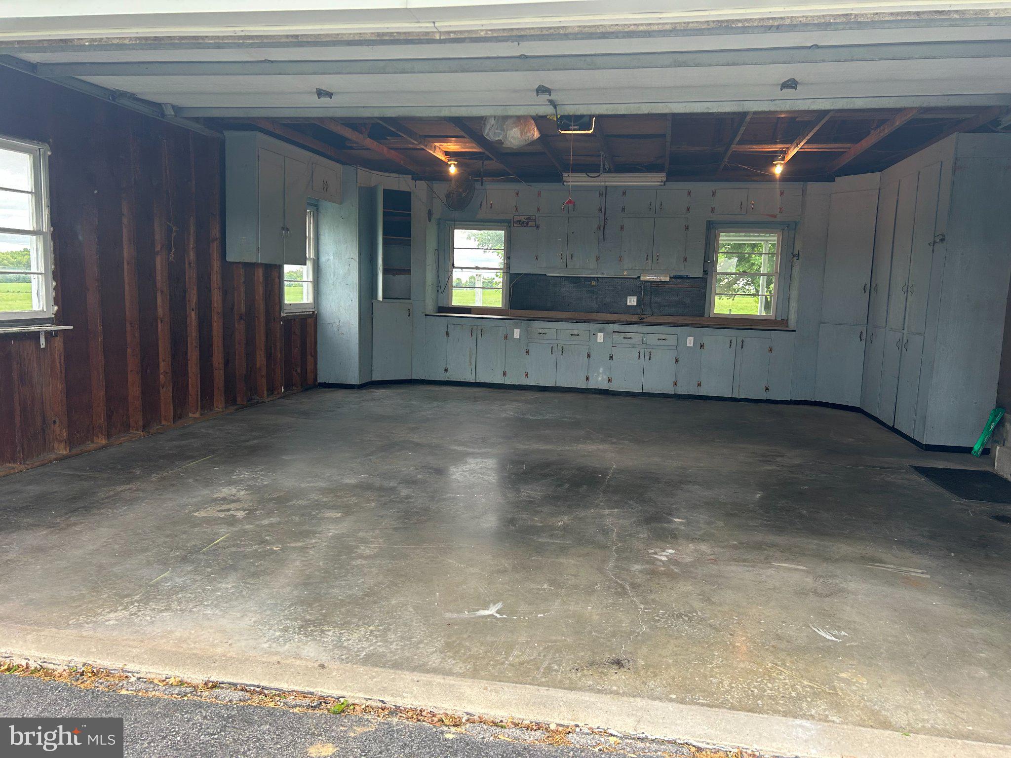 1968 Lehman Road Chambersburg, PA 17202 - Photo 4 of 28 Spacious garage with potential charm.