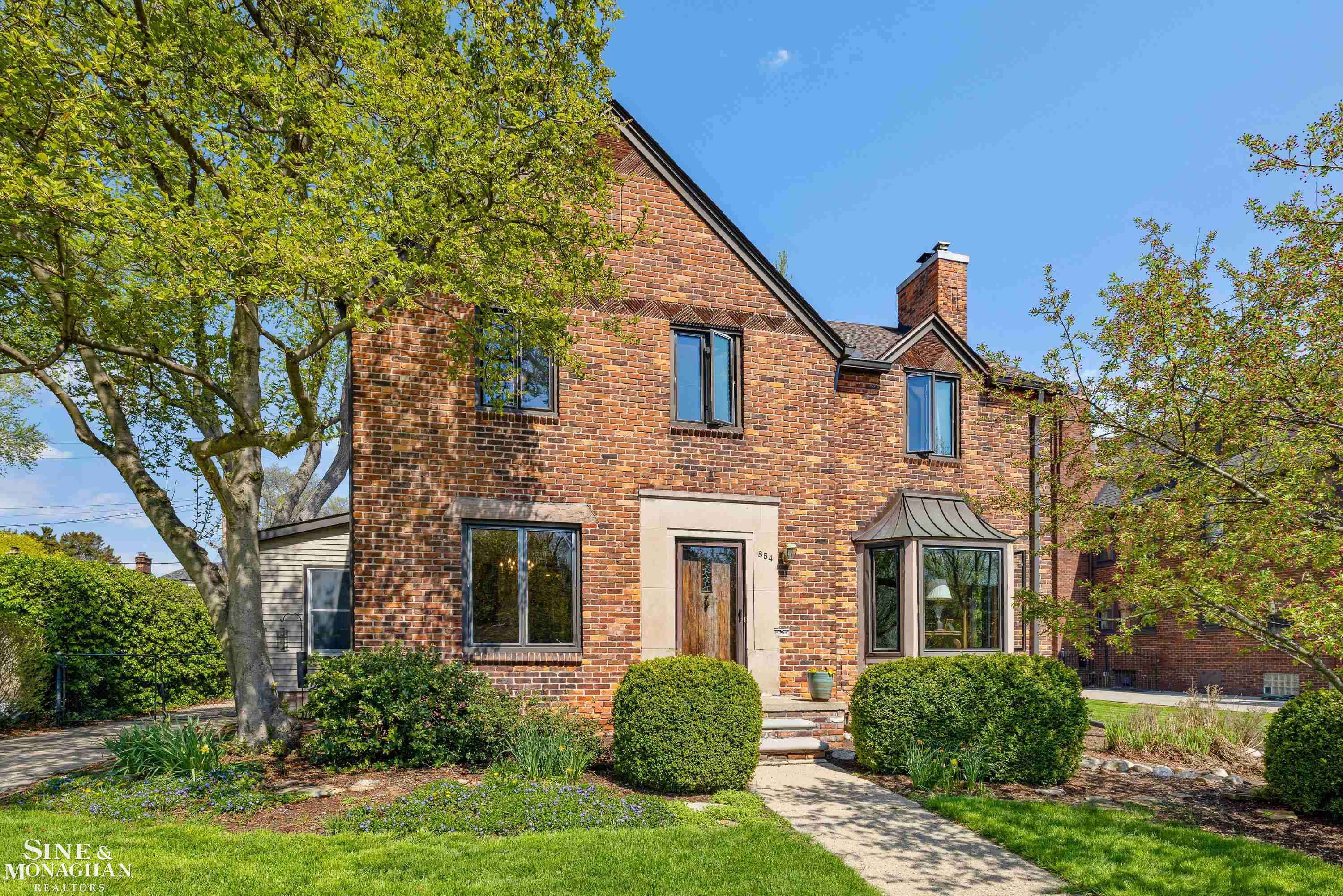 854 Pemberton Road Grosse Pointe, MI 48230 - Photo 4 of 57 50205225-3e485aa7-1060-4ab5-b686-aa380a5bf9e4.JPG