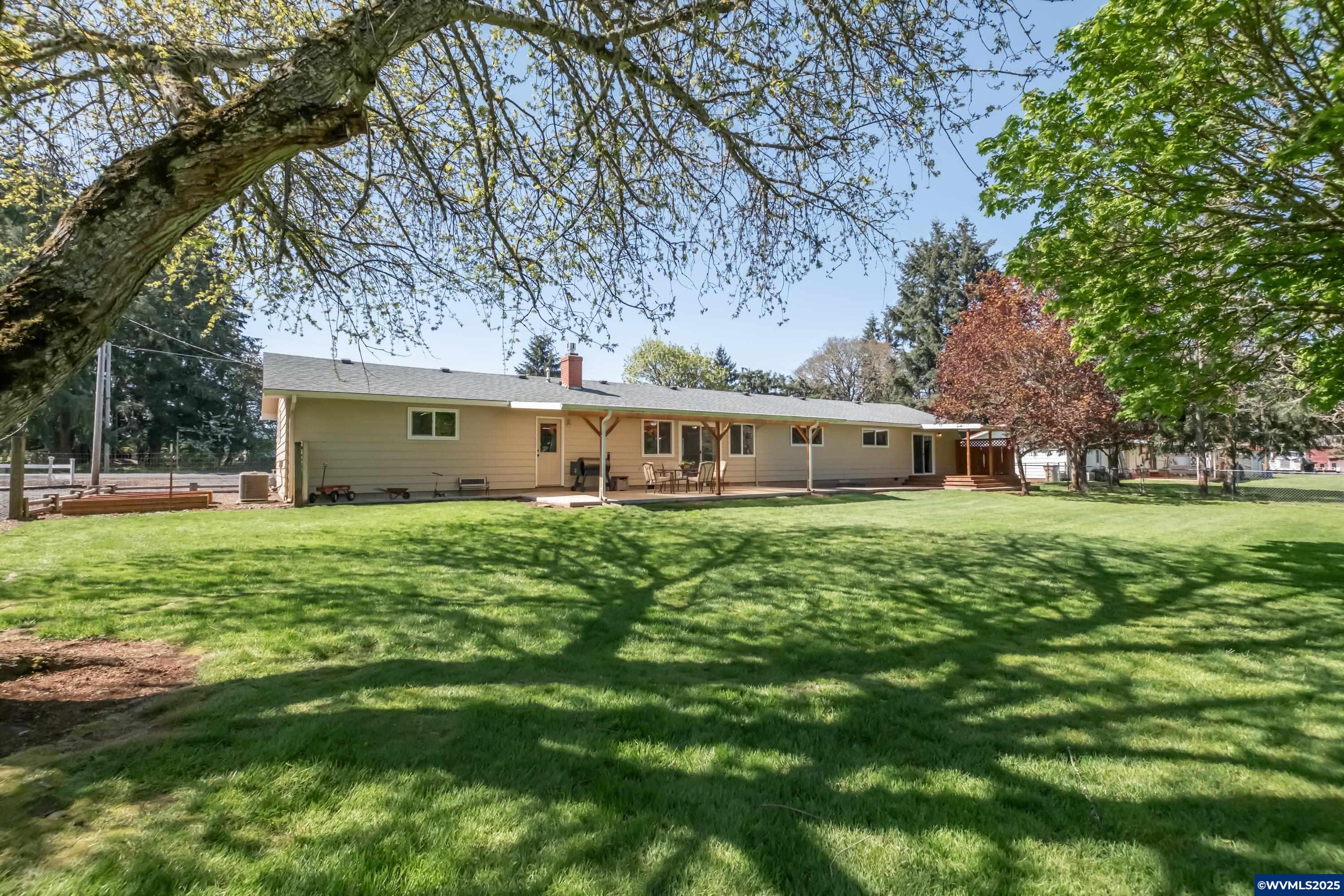 28791 Liberty Road Sweet Home, OR 97386 - Photo 40 of 49 Gallery Image 40