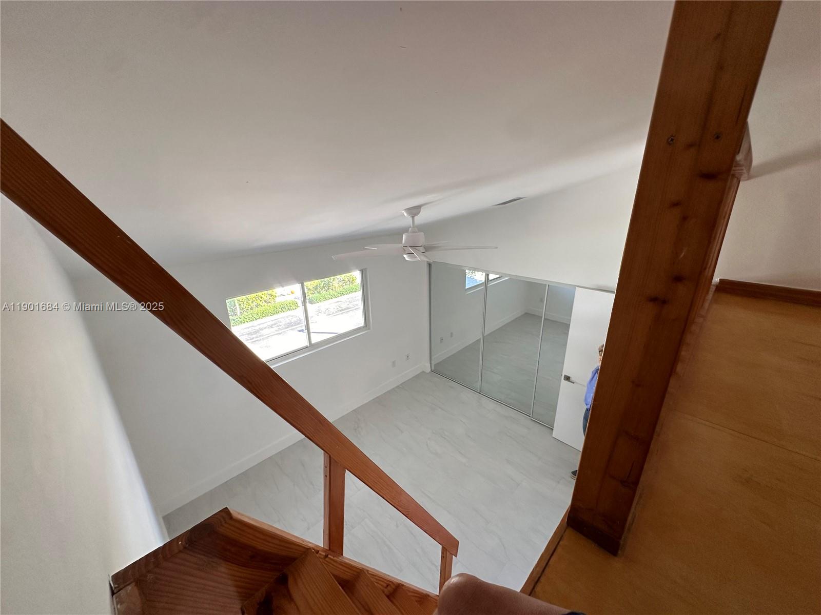 798 Crandon Boulevard, Unit 38C Key Biscayne, FL 33149 - Photo 25 of 33 a view of entryway