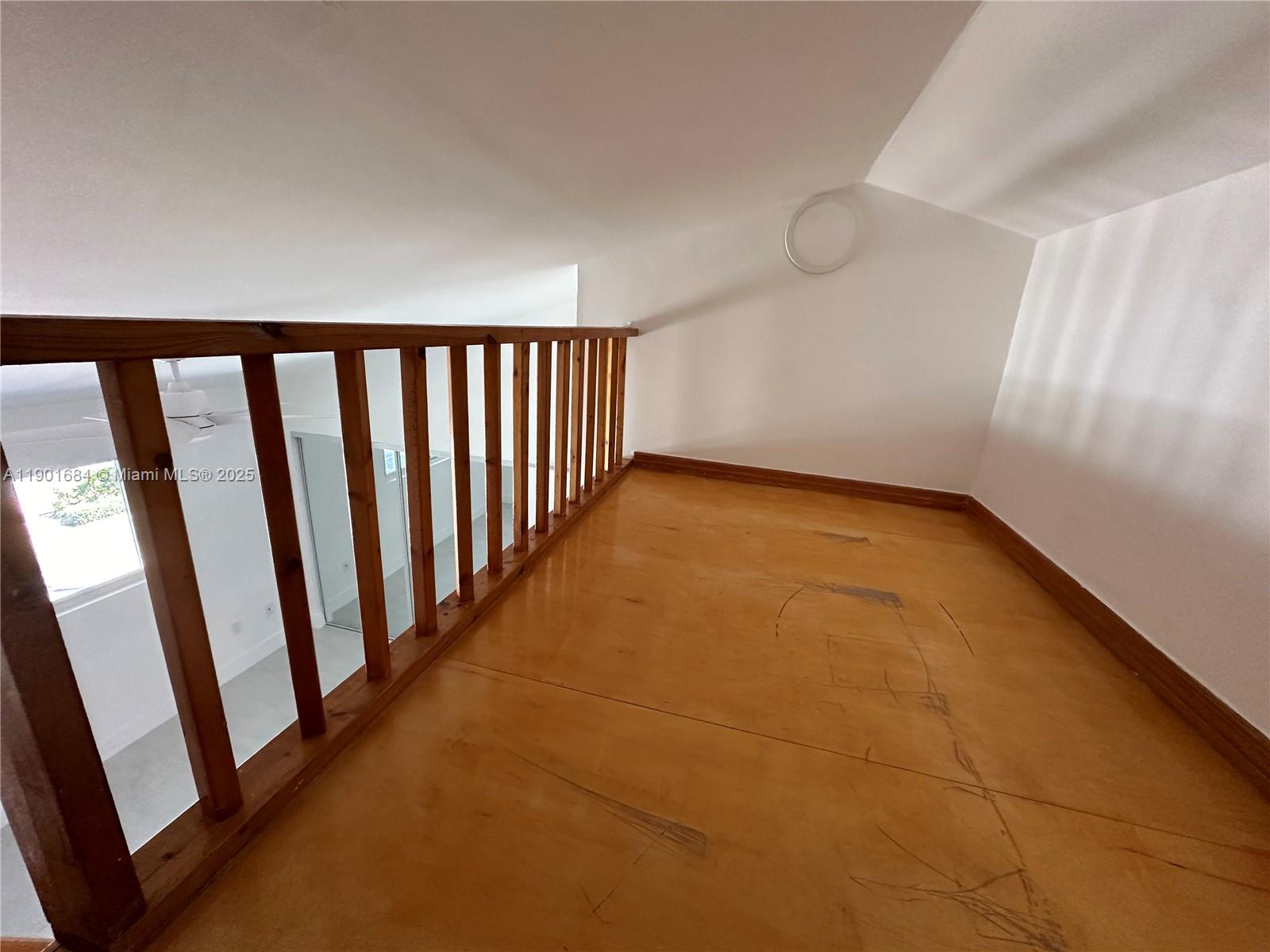 798 Crandon Boulevard, Unit 38C Key Biscayne, FL 33149 - Photo 26 of 33 a view of a hallway