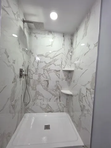 a bathroom with a bathtub