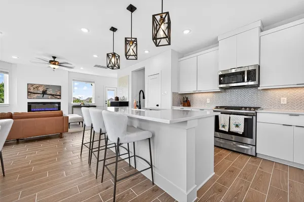 $2,850 | 15174 Post Oak Fls Drive, Cypress, TX 77433