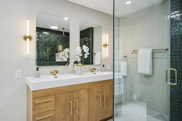 $649,000 | 3875 Donaldson Drive, Atlanta, GA 30341