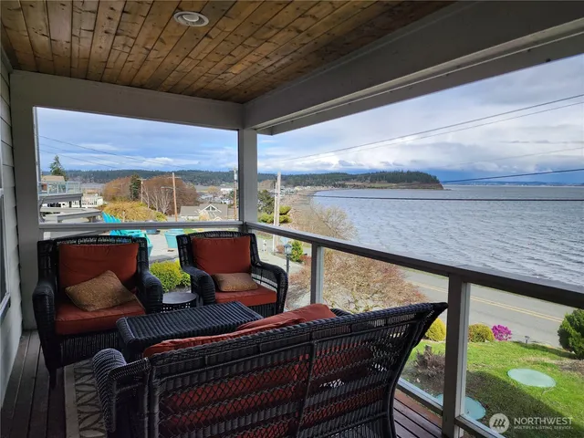 a outdoor view from a balcony