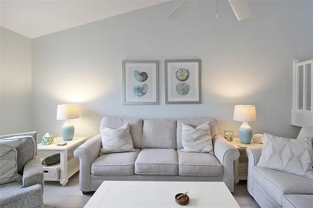 $8,900 | 1275 Siesta Bayside Drive, Unit 1275B, Sarasota, FL 34242