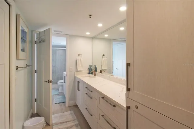 $8,900 | 1275 Siesta Bayside Drive, Unit 1275B, Sarasota, FL 34242