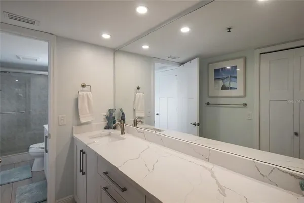 $8,900 | 1275 Siesta Bayside Drive, Unit 1275B, Sarasota, FL 34242