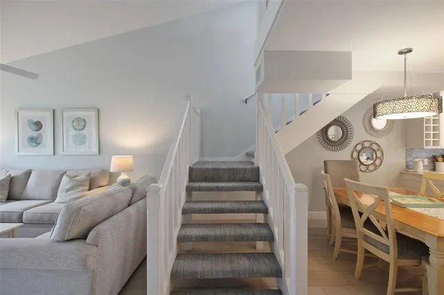 $8,900 | 1275 Siesta Bayside Drive, Unit 1275B, Sarasota, FL 34242