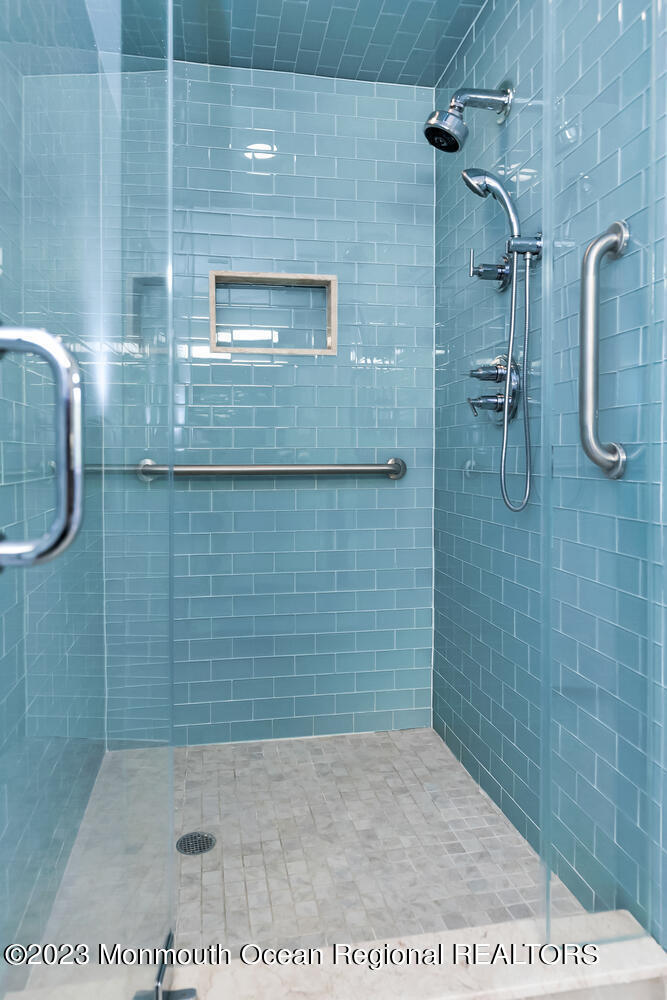 17 Heathcliff Road Rumson, NJ 07760 - Photo 25 of 45 bath2 shower