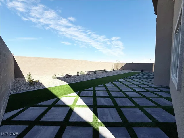 $7,500 | 10632 Rolling Vista Drive, Las Vegas, NV 89135