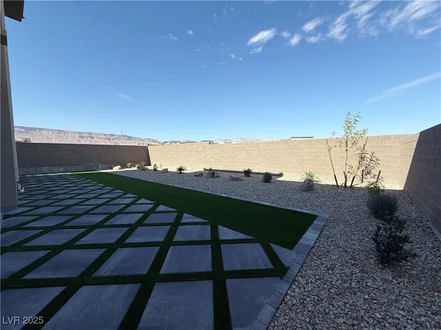 $7,500 | 10632 Rolling Vista Drive, Las Vegas, NV 89135