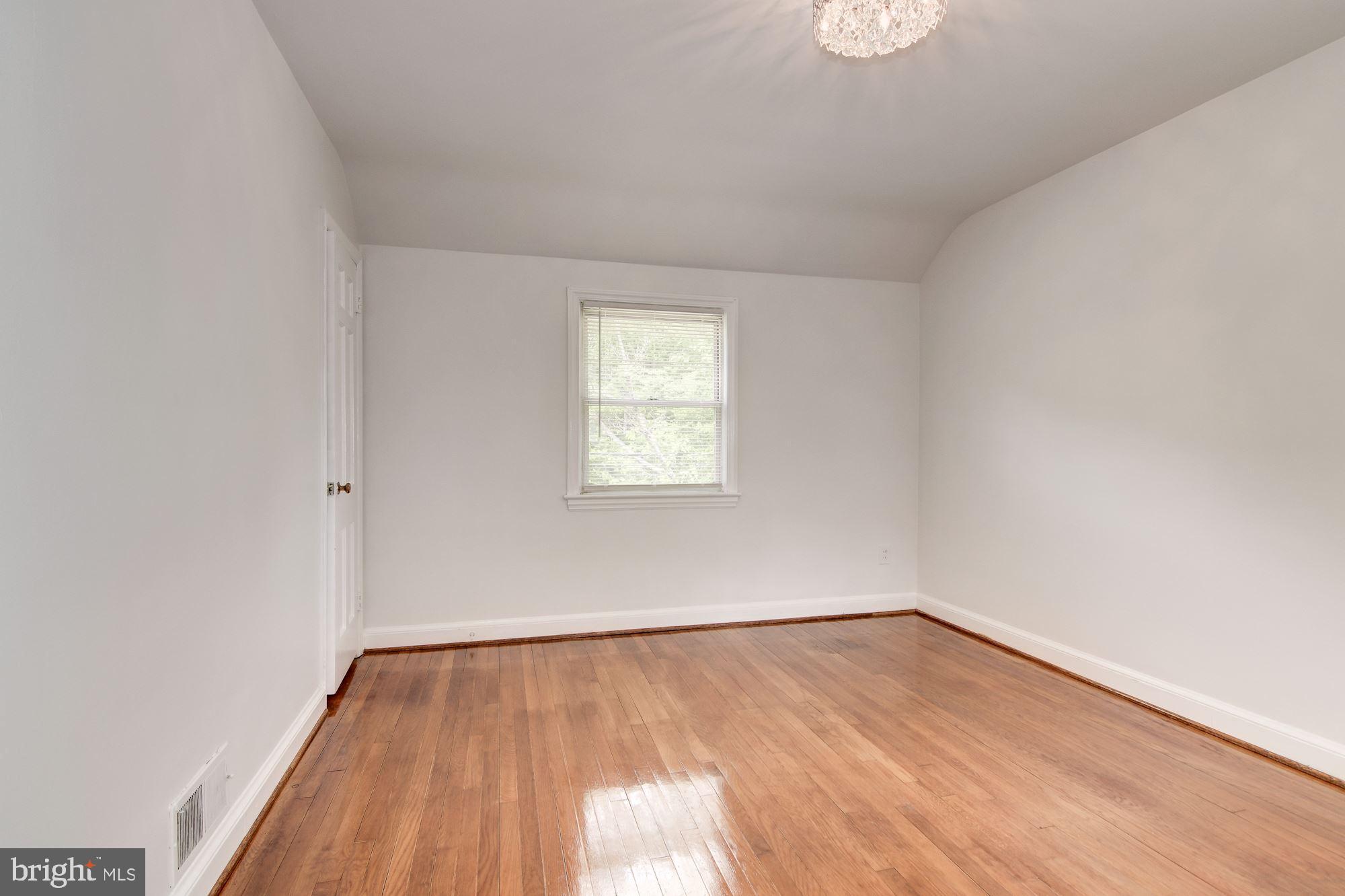 4846 Eastern Avenue Northeast Washington, DC 20017 - Photo 11 of 32