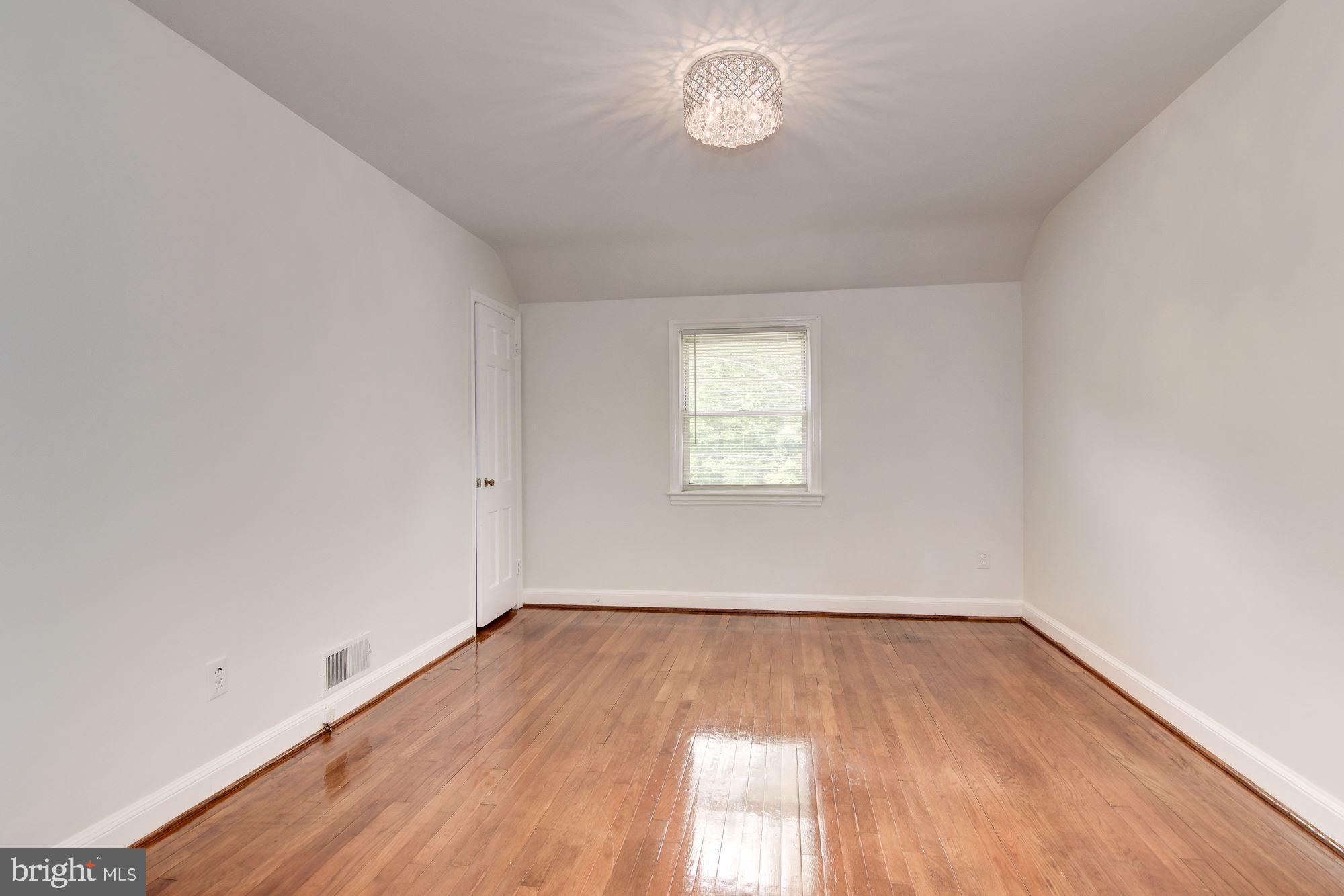 4846 Eastern Avenue Northeast Washington, DC 20017 - Photo 10 of 32