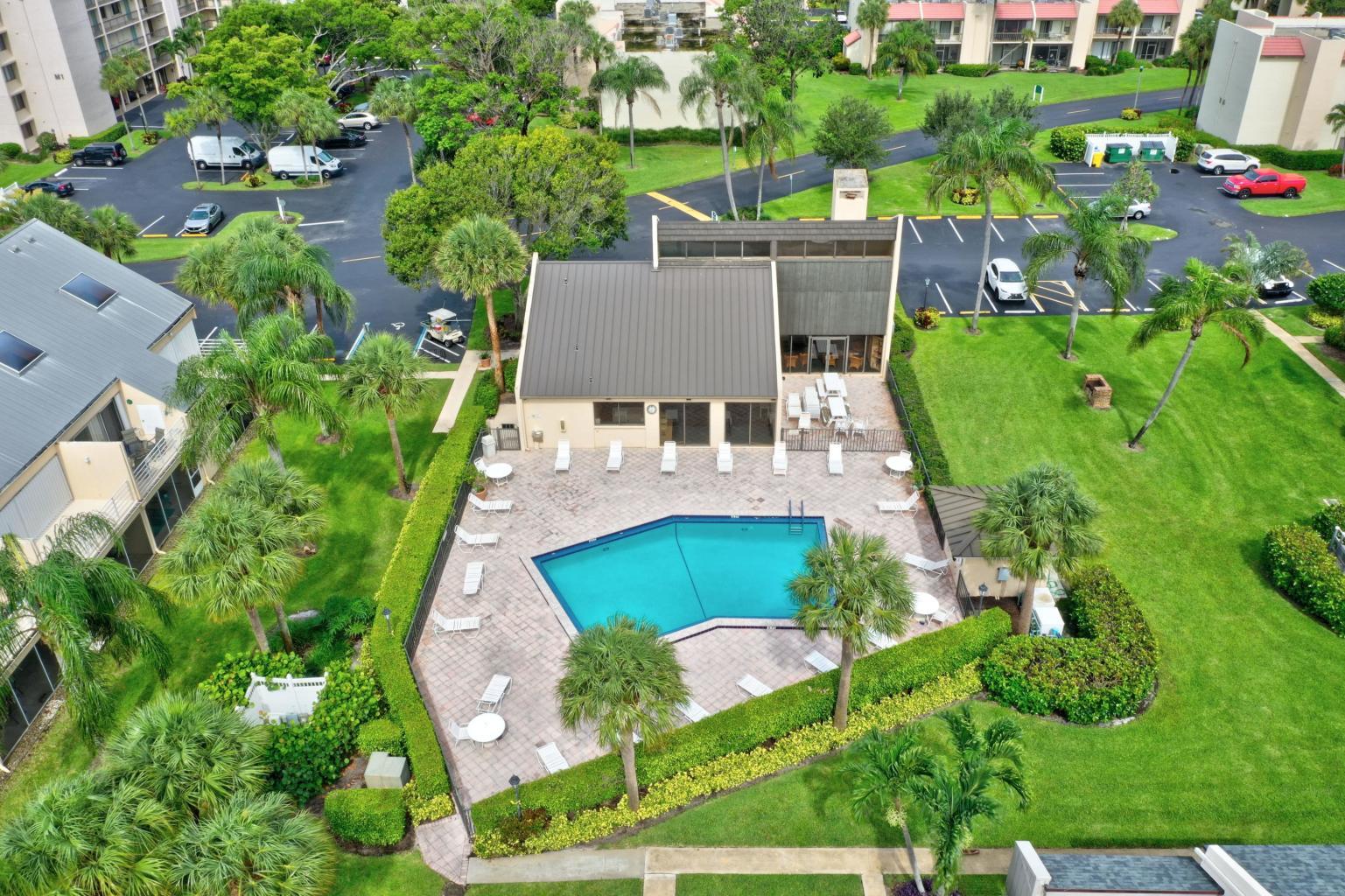 1605 South Us Highway, Unit 5D Jupiter, FL 33477 - Photo 23 of 24 Pool area