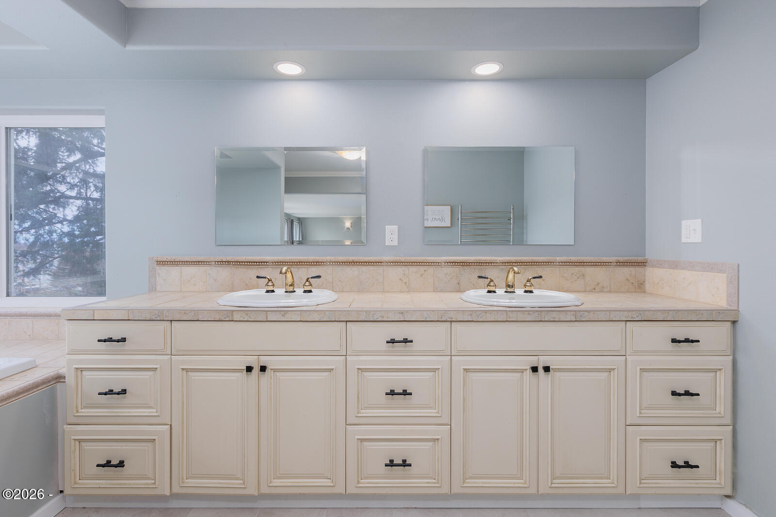 3823 Yaquina Bay Road Newport, OR 97365 - Photo 43 of 68 Web-42