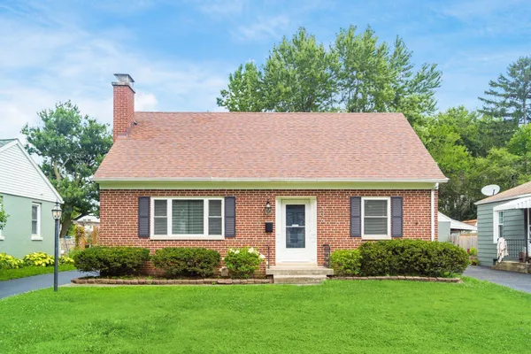 $2,200 | 336 East Weisheimer Road, Columbus, OH 43214