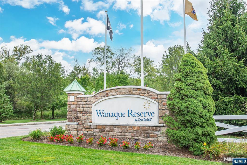 1116 Warren's Way Wanaque, NJ 07465 - Photo 2 of 29