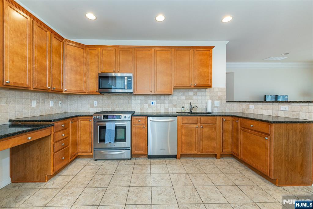 1116 Warren's Way Wanaque, NJ 07465 - Photo 8 of 29