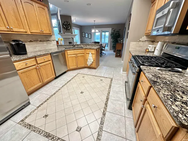 $349,900 | 3975 Shoreline Boulevard, New Haven, IN 46774