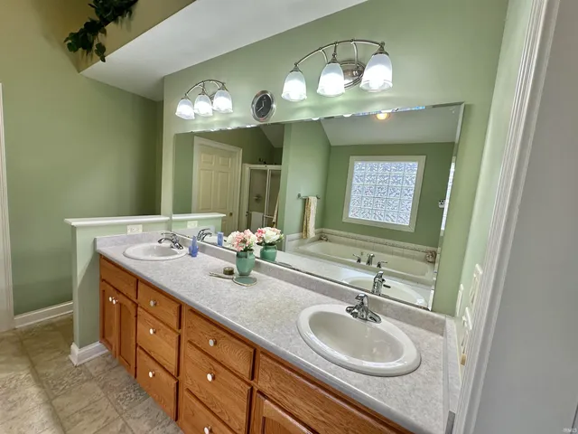 $349,900 | 3975 Shoreline Boulevard, New Haven, IN 46774