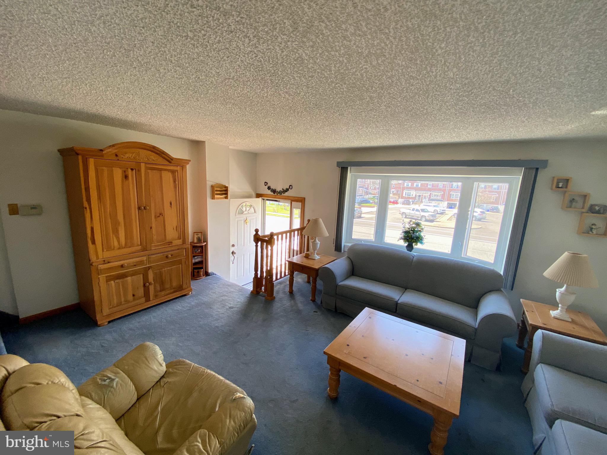 3137 Belgreen Road Philadelphia, PA 19154 - Photo 12 of 42 Living Room
