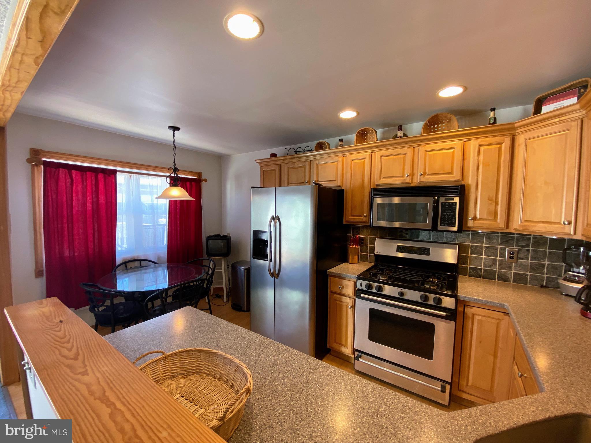 3137 Belgreen Road Philadelphia, PA 19154 - Photo 18 of 42 Eat In Kitchen
