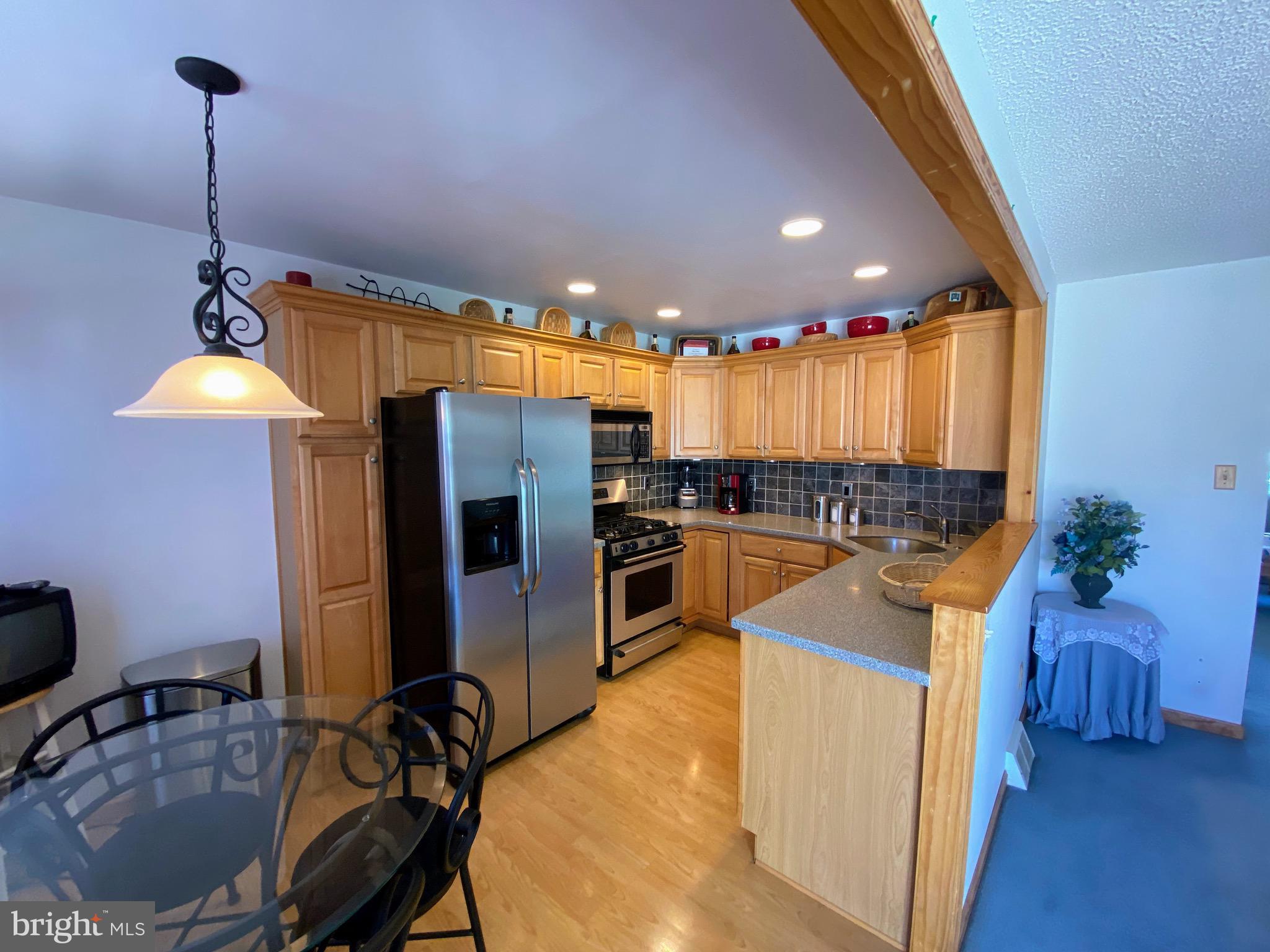 3137 Belgreen Road Philadelphia, PA 19154 - Photo 20 of 42 Eat In Kitchen