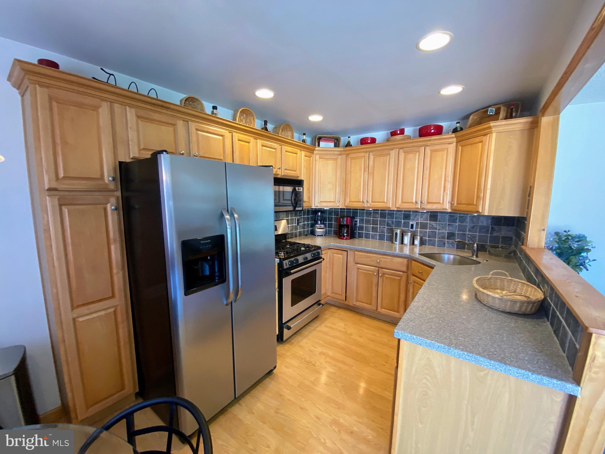 3137 Belgreen Road Philadelphia, PA 19154 - Photo 21 of 42 Eat In Kitchen