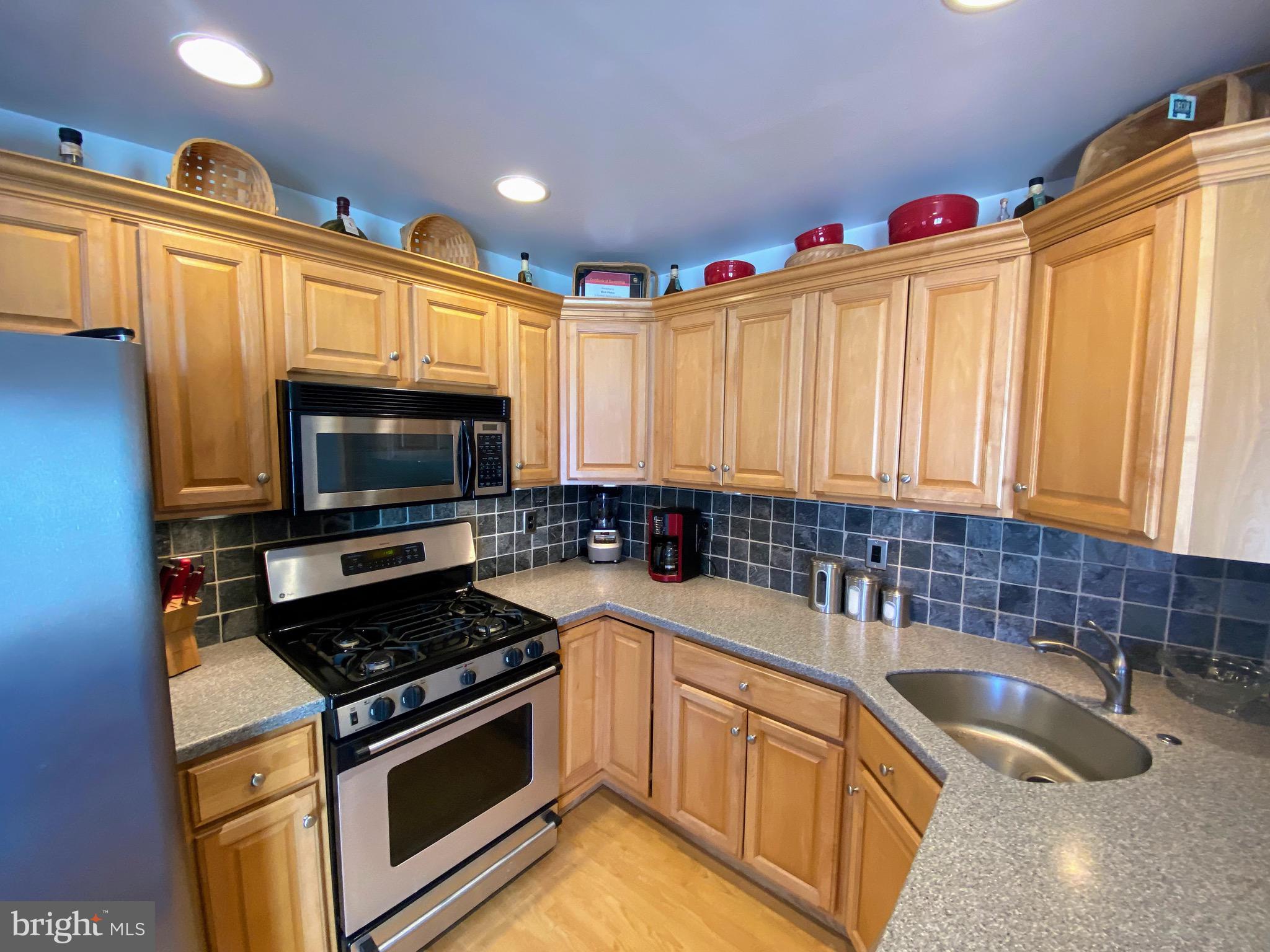 3137 Belgreen Road Philadelphia, PA 19154 - Photo 22 of 42 Eat In Kitchen