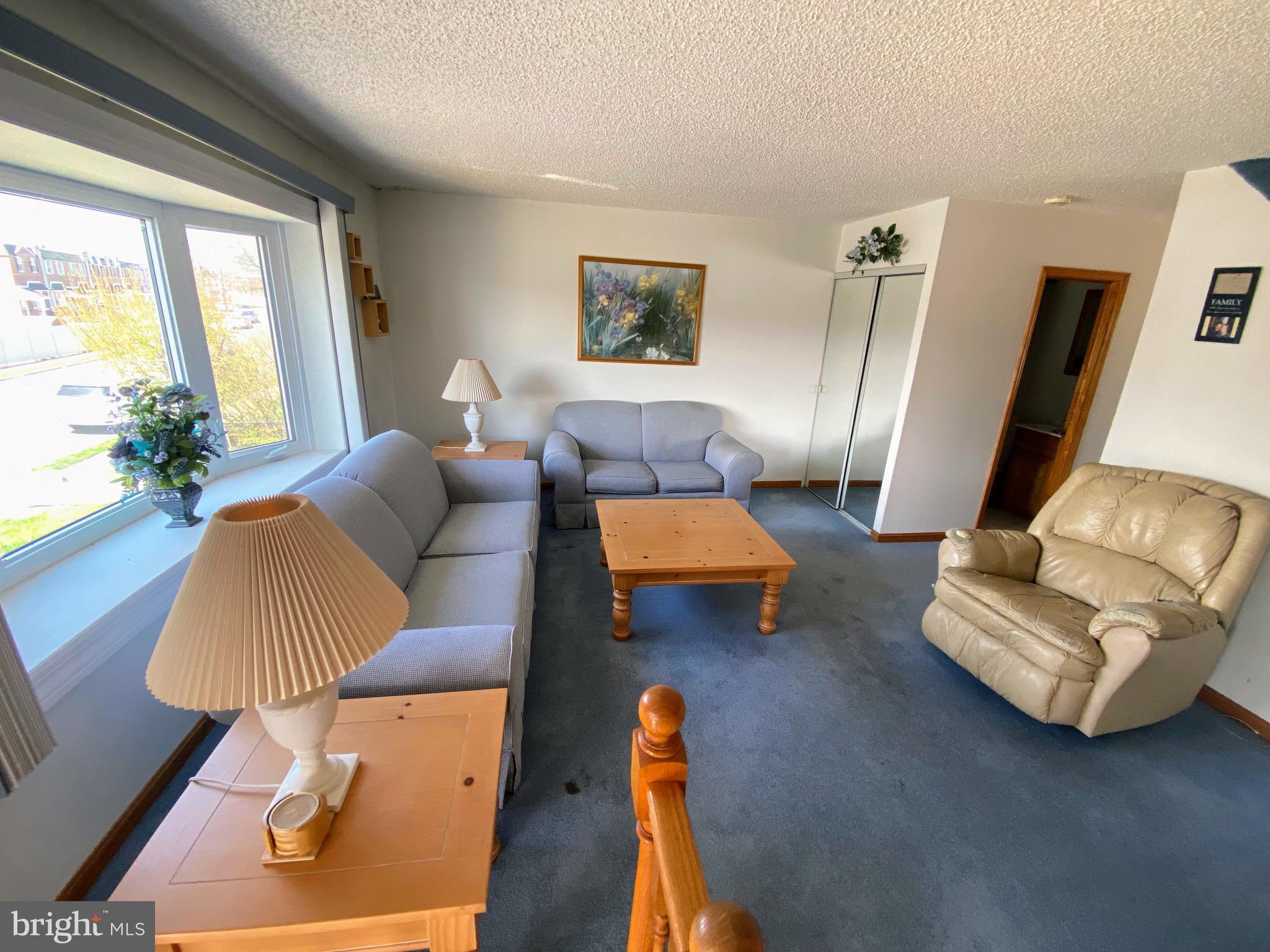 3137 Belgreen Road Philadelphia, PA 19154 - Photo 6 of 42 Living Room
